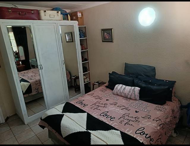 6 BEDROOM HOUSE FOR SALE IN CASHAN